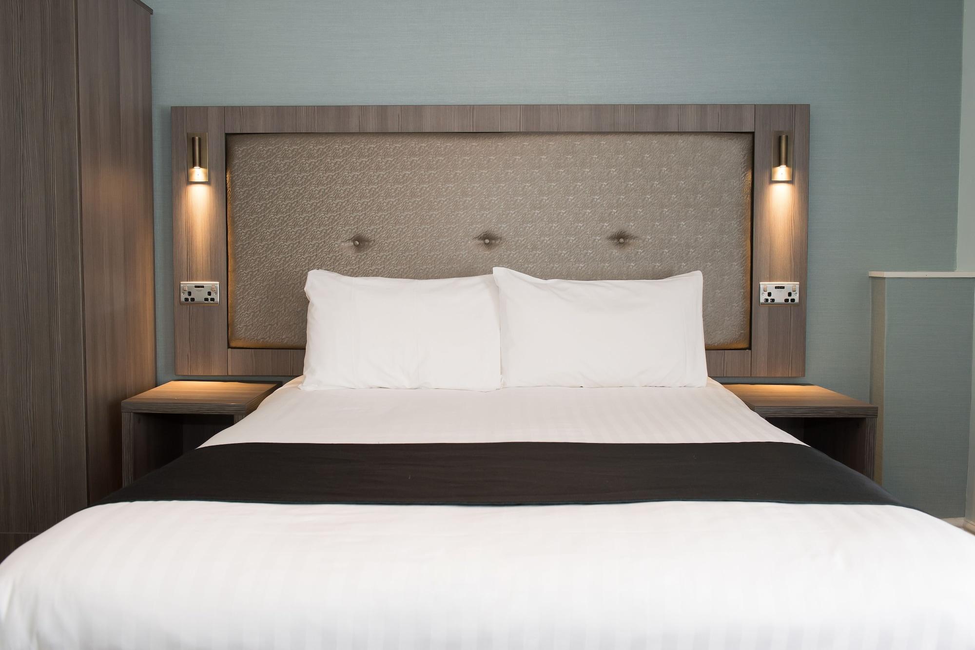 Wrexham Llyndir Hall Hotel, BW Signature Collection Chester Bagian luar foto