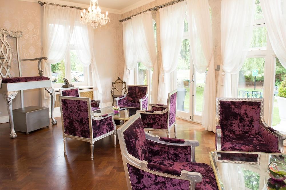 Wrexham Llyndir Hall Hotel, BW Signature Collection Chester Bagian luar foto